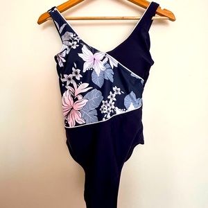 Brand new navy flower swimming suit;